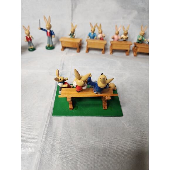 VINTAGE ERZGEBIRGE Easter Wood Bunny Rabbit Figurines Germany School Bench - Picture 8 of 12